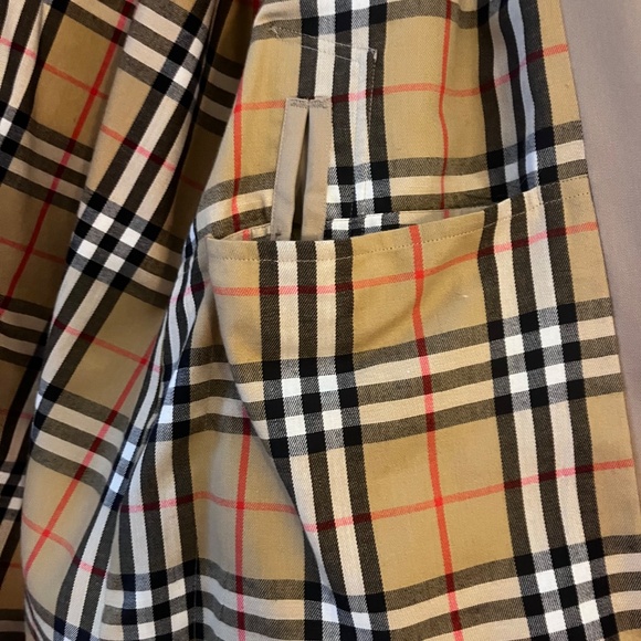 Women's’/Men’s Burberry Trench Coat - Extra Long - Picture 10 of 16